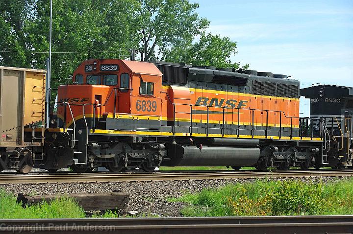 BNSF 6839 - SD40-2.jpg